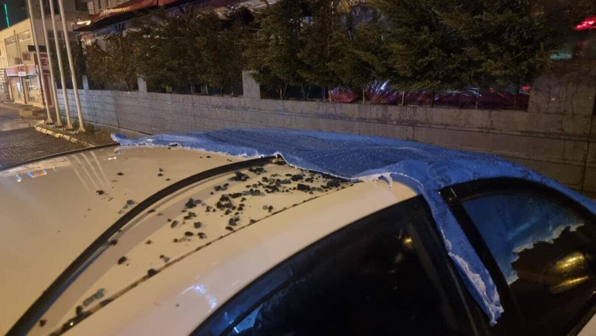 Kayseri’de Bir Otomobil Vakası Daha! Fırtınadan Düşen Camlar İsabet Etti!-3