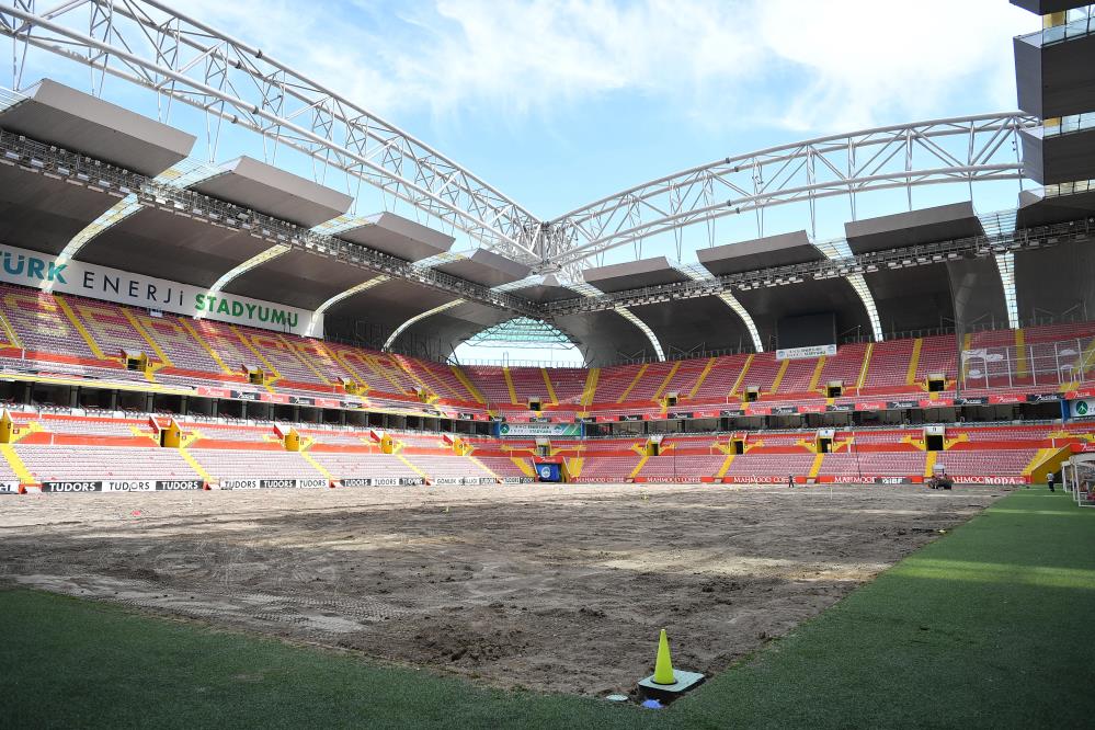 Başkan Büyükkılıç'tan Stadyum Incelemesi0