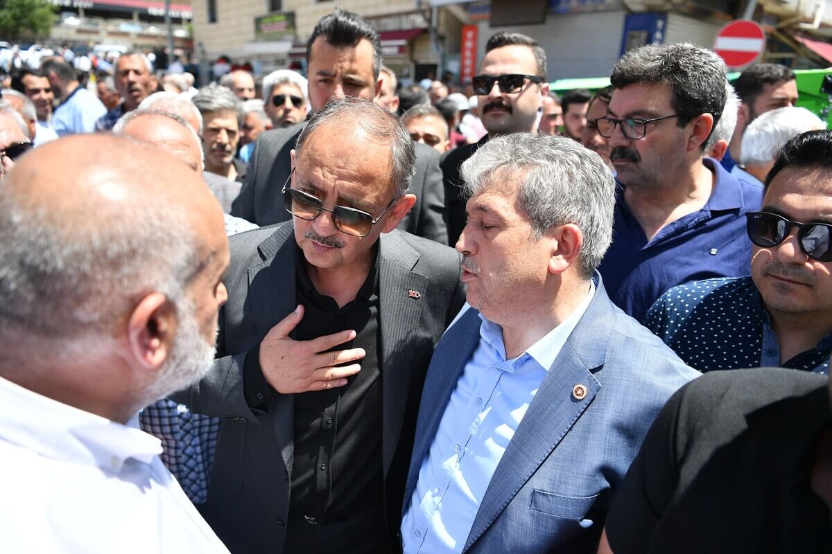 Bayar Özsoy Annesi Için Son Görevini Yerine Getirdi (3)