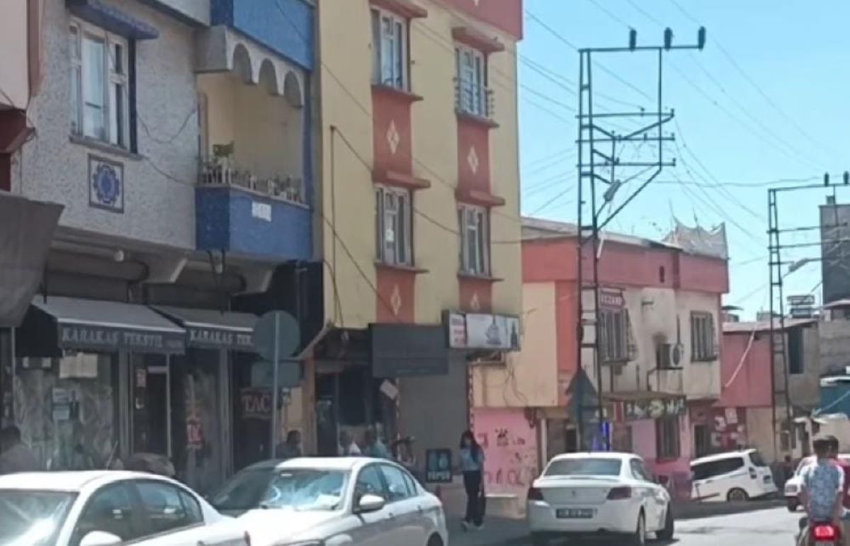 Boğazından Bıçaklanarak Çöpe Atılan Kadının Çuvalla Taşınma Görüntüleri Ortaya Çıktı 3