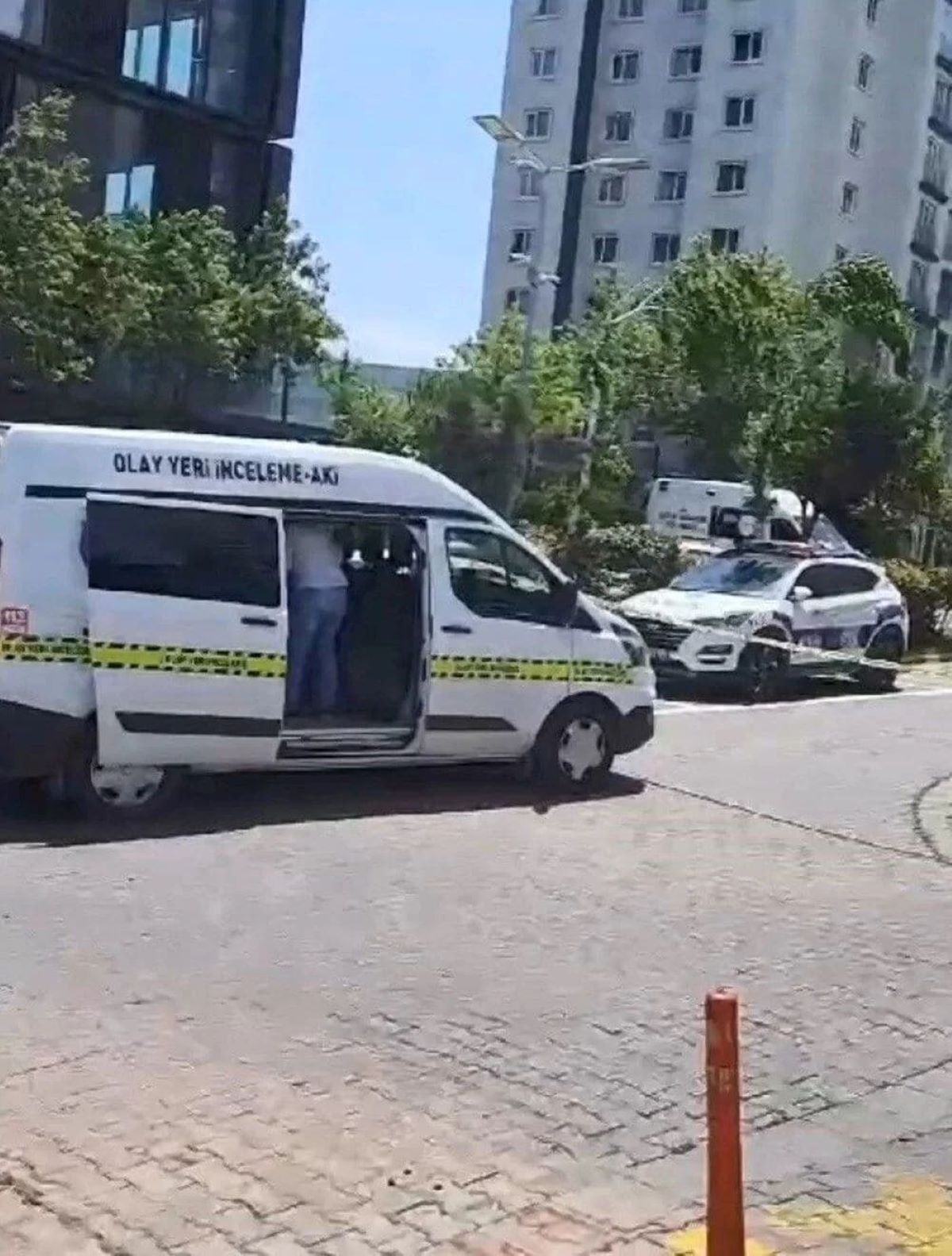 Emekli Polis, Özel Harekat Polisi Köpeğini Öldürüp Camdan Aşağı Attı 3