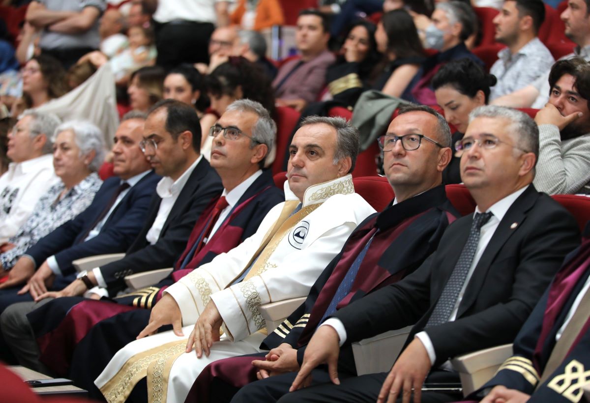 Erü Mezuniyet4