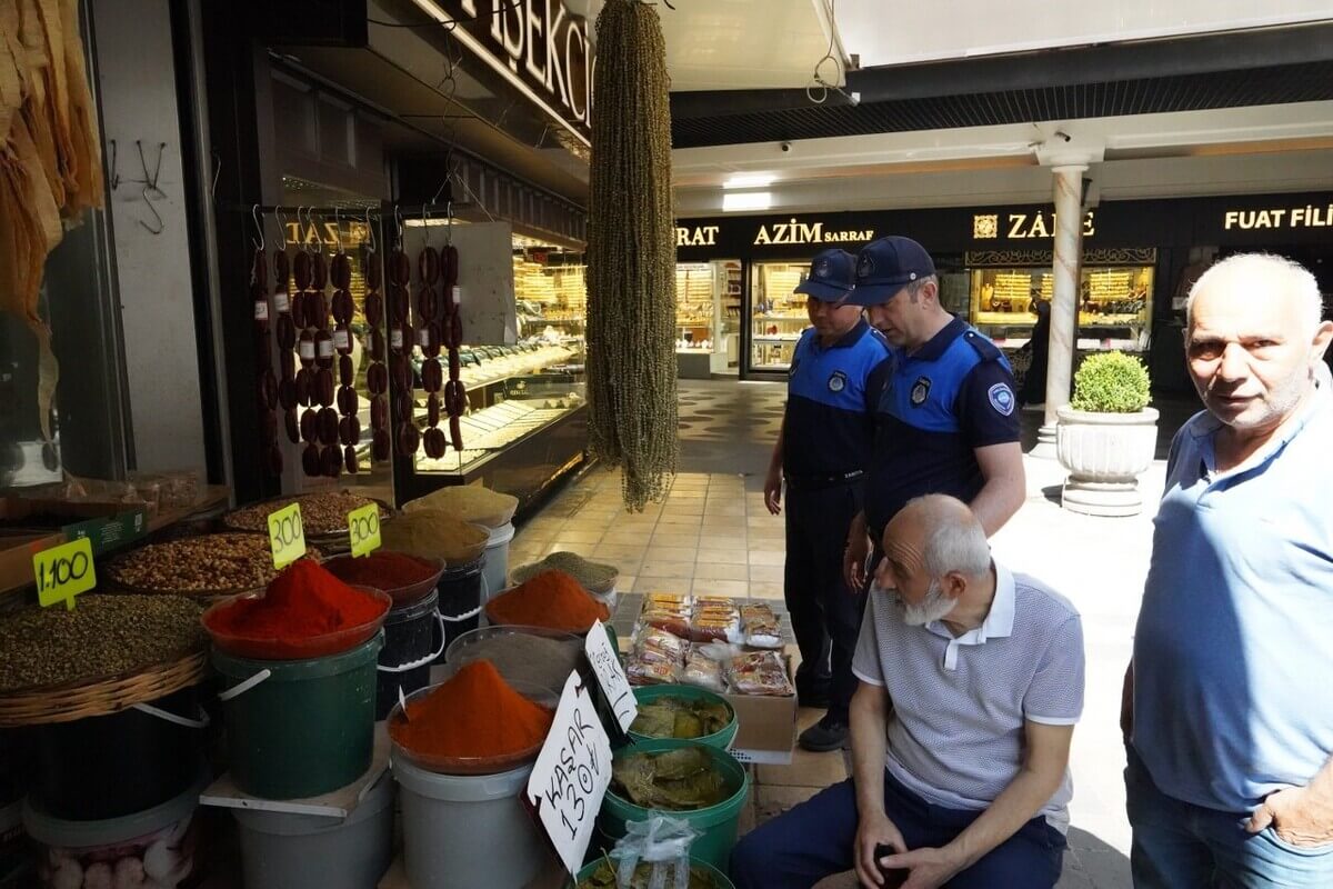 Kayseri'de Bayram Öncesi Zabıta Ekipleri Fahiş Fiyat Denetimi Yaptı! (2)