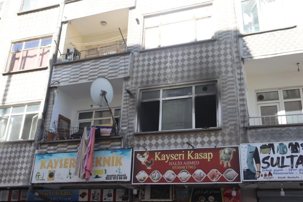 Kayseri’de Korkutan Yangın! Alevler Evi Sardı 3