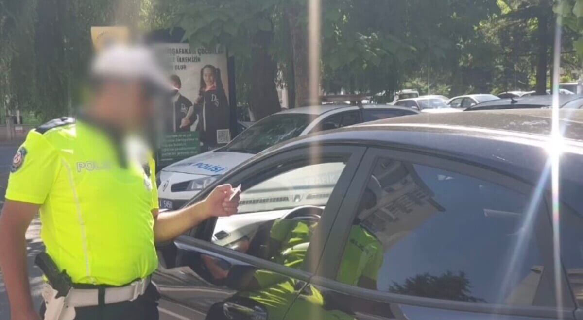 Kayseri’de Polisi Bayramda 8 Bin 593 Aracı Denetledi! (1)