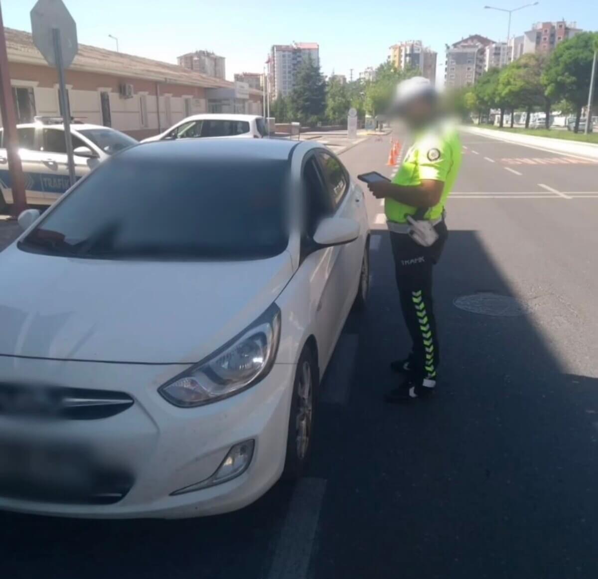 Kayseri’de Polisi Bayramda 8 Bin 593 Aracı Denetledi! (2)