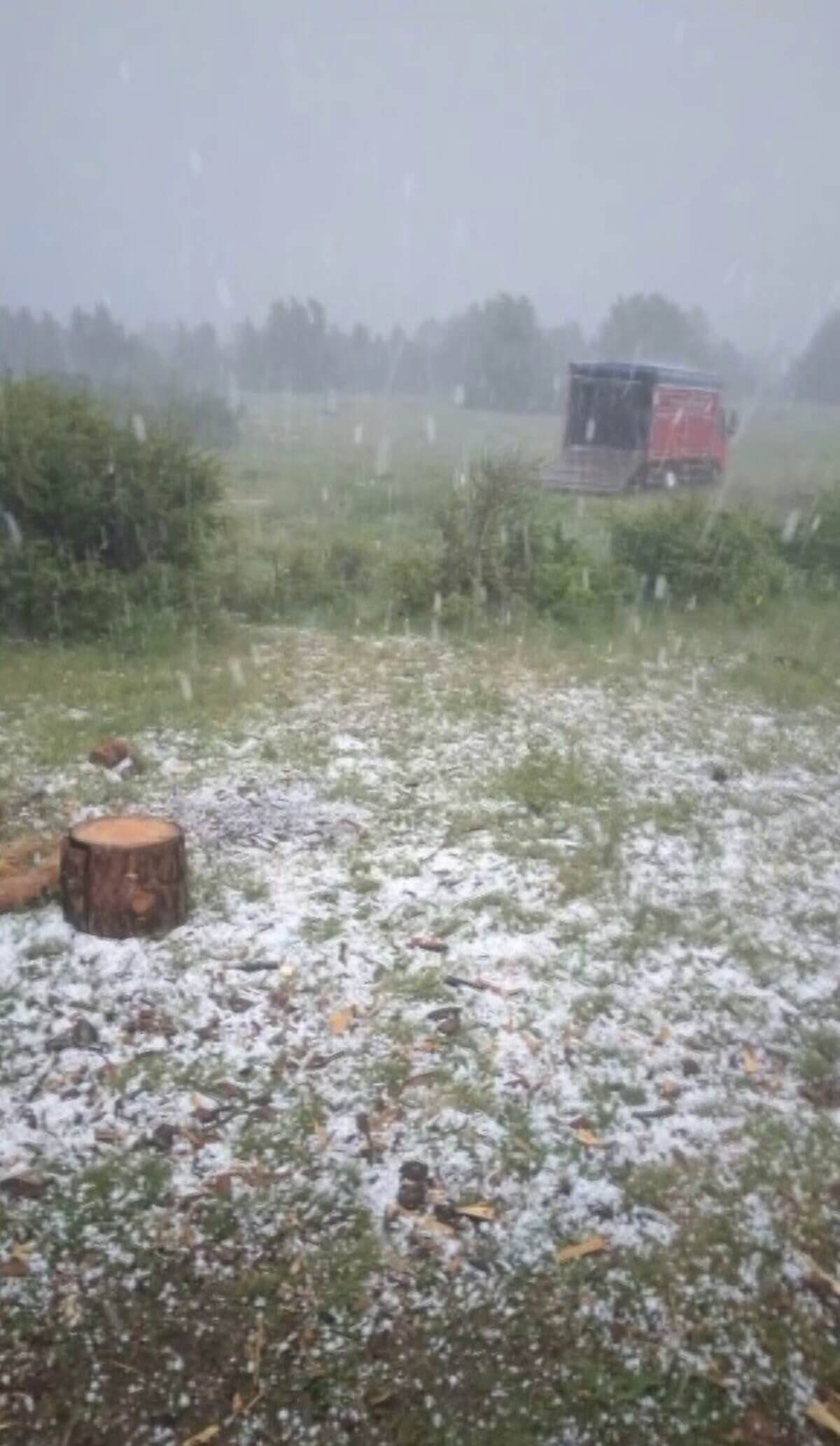 Kayseri'nin Komşusu Sivas'ta Dolu Yağdı! 2