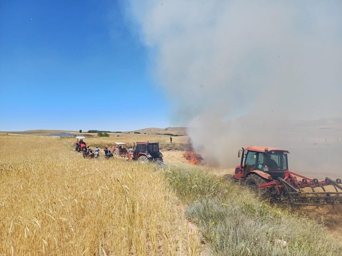 Kayseri’nin Komşusu Sivas'ta Korkutan Yangın! (1)