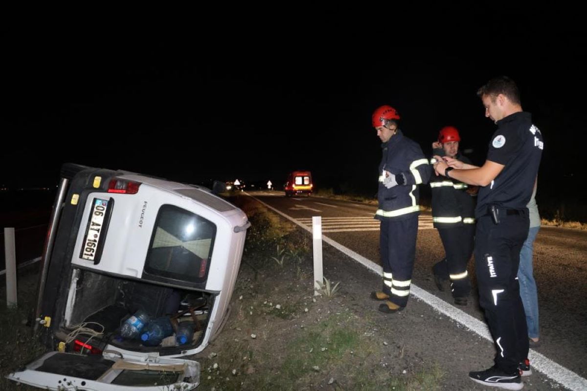 Köpeğe Çarpmamak İçin Manevra Yapıp Takla Attı 4 Yaralı 3