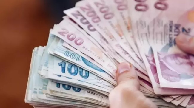 Para Ayhan Bora