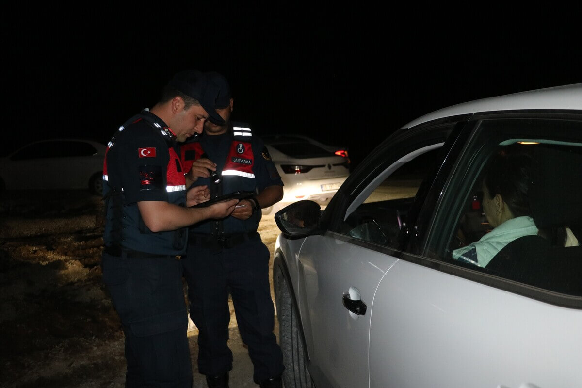 Sivas'ta Alkollü Sürücü Polise Yakalandı! (2)