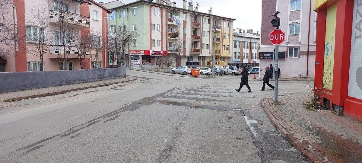 Sivas'ta Ehliyetsiz Sürücünün Çarptığı Yaya Ağır Yaralandı! Gözaltına Bile Alınmadı! (3)