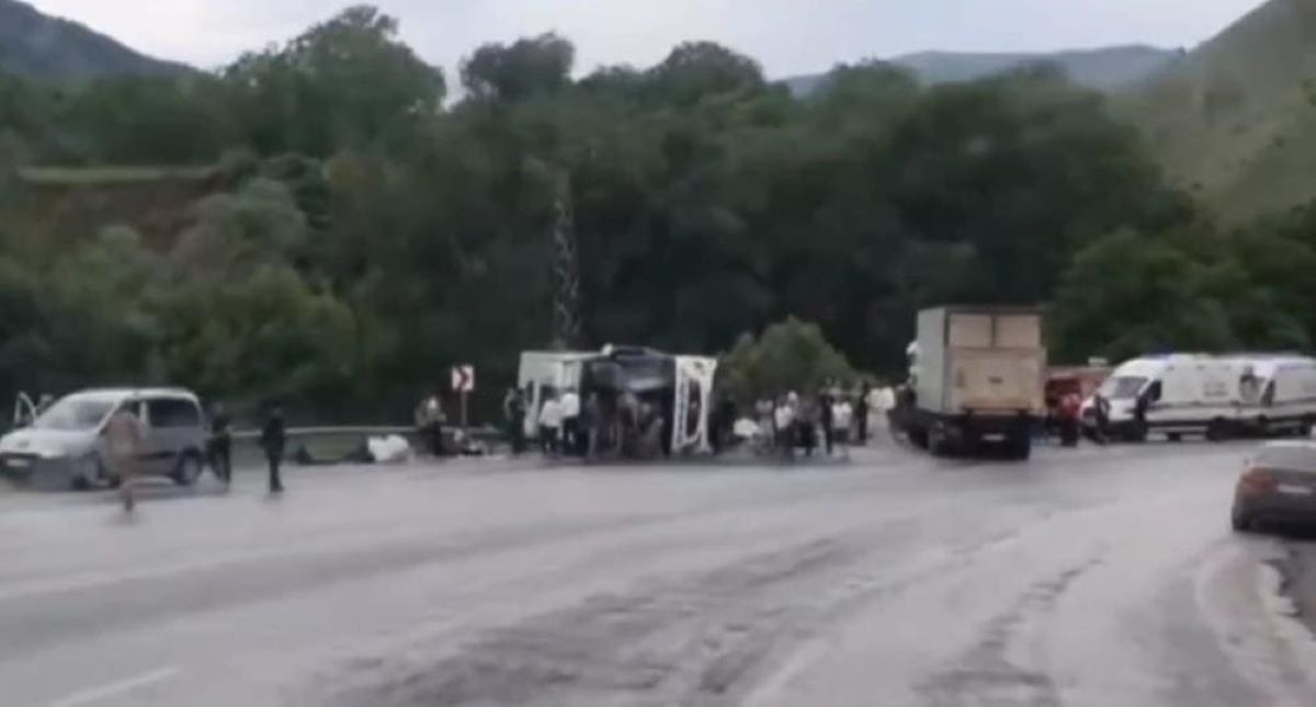 Yolcu Otobüsü Tir’la Çarpıştı Ölü Ve Yaralılar Var 3