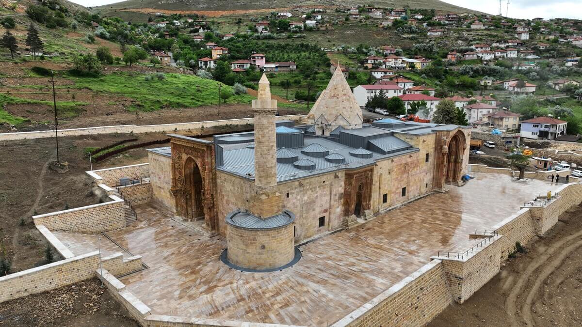 Yüzyıllar Önce Yapılan Eserdeki Gizem Gün Yüzüne Çıkıyor!  (1)