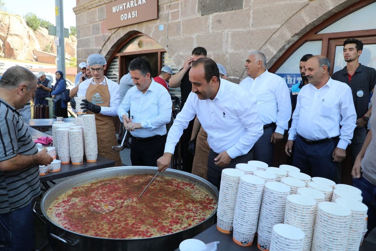 Kayseri İncesu'da O Gelenek Devam Ediyor! 4 Bin Kişiye Dağıtıldı!-1