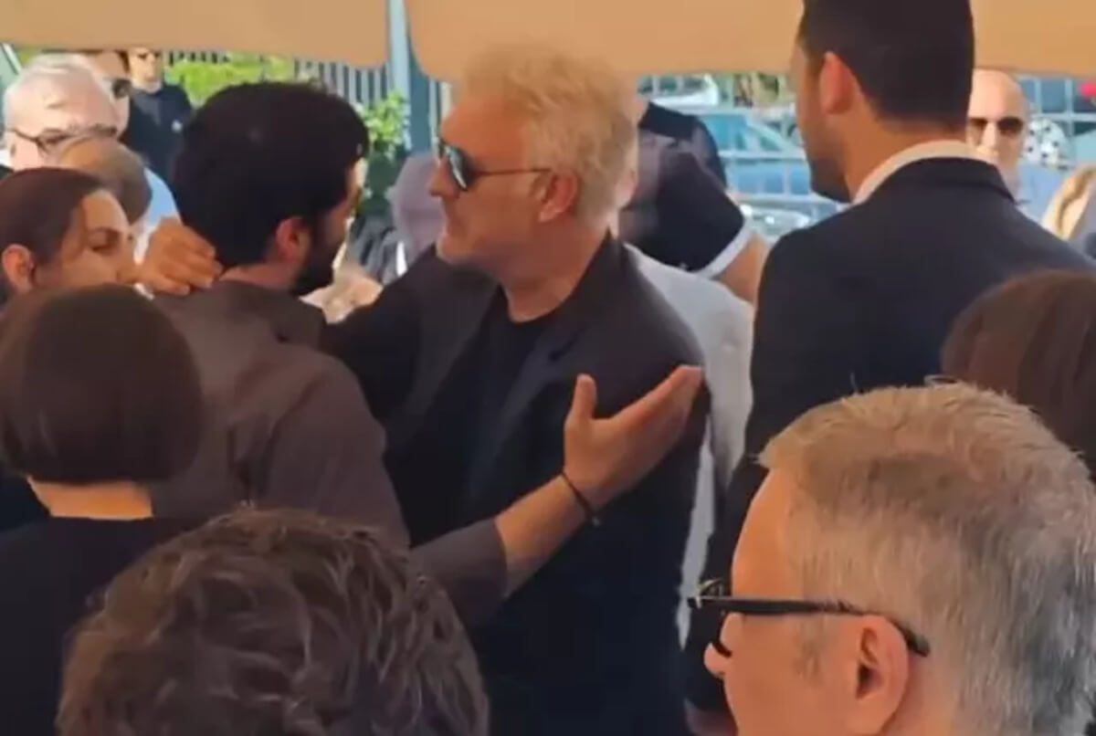 Ünlü Oyuncuyu Kahreden Tören! Ayakta Durmakta Güçlük Çekti!-3