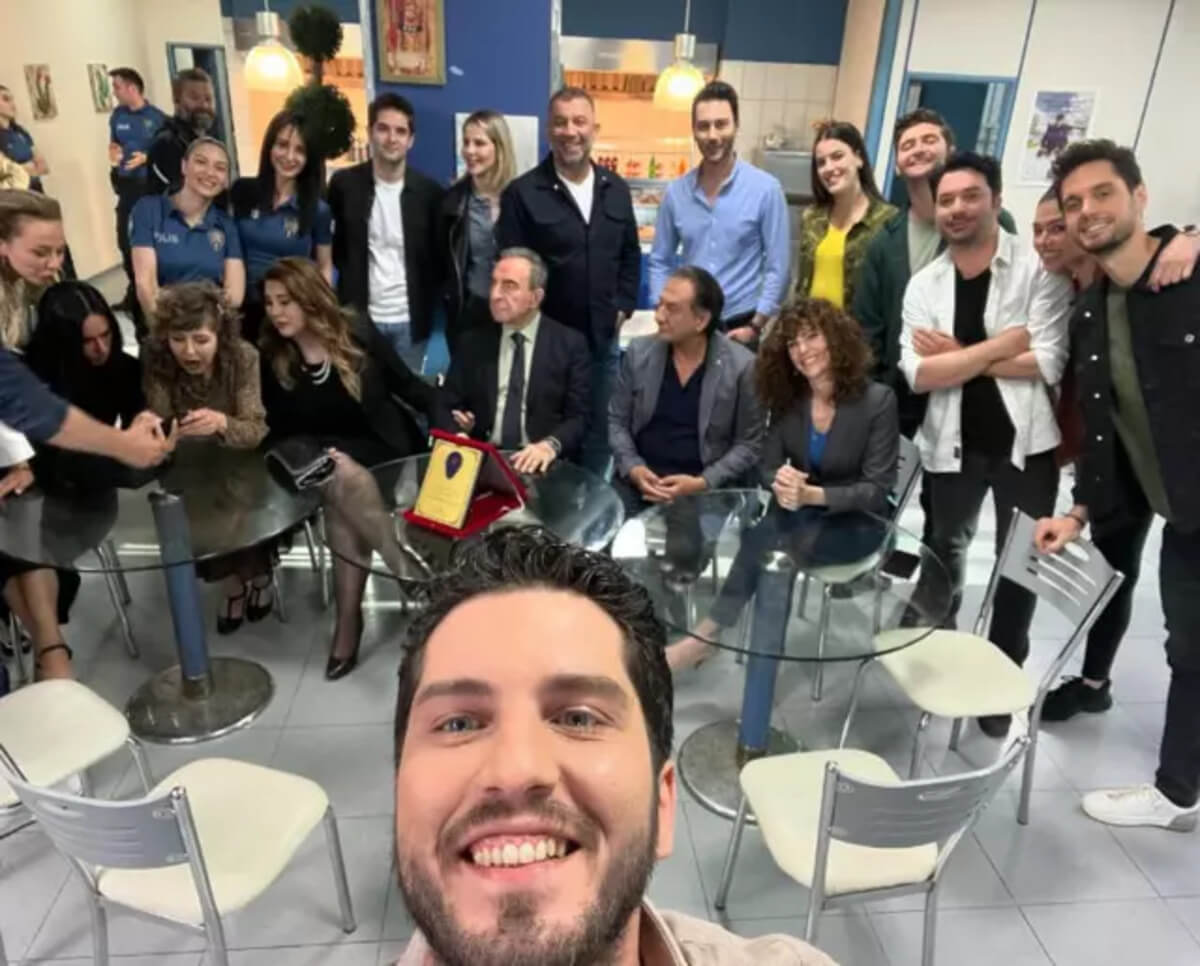 Arka Sokaklarda Ayrılık Rüzgârı! 14 Yıl Sonra Veda Ediyor!