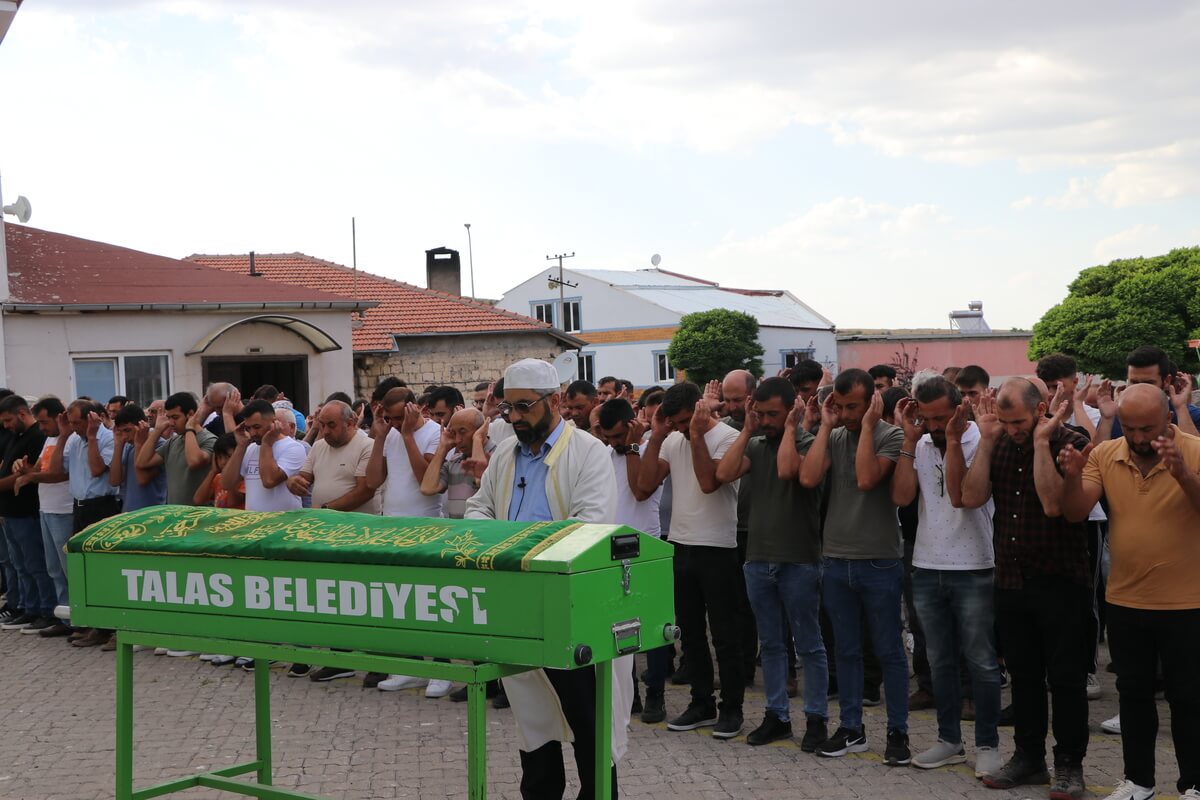 Kayseri'de Acı Olay! Sevgilisinin Babası Tarafından Vurulan Genç Yaşam Mücadelesini Kaybetti!-1