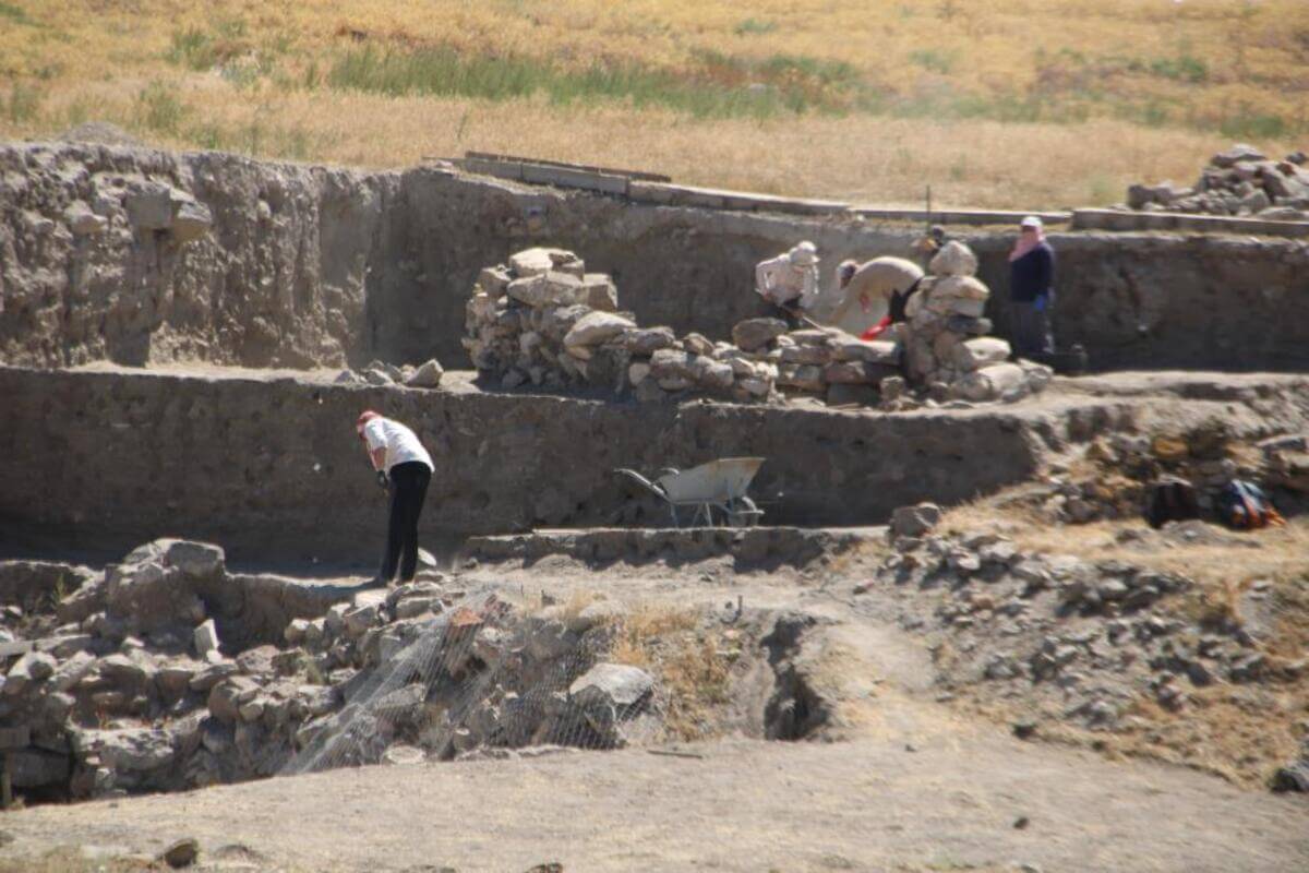 Yıllar Önce Yok Edilmişti! Kayseri’de Tarihi Değiştirecek 76 Yıllık Kazı!-3