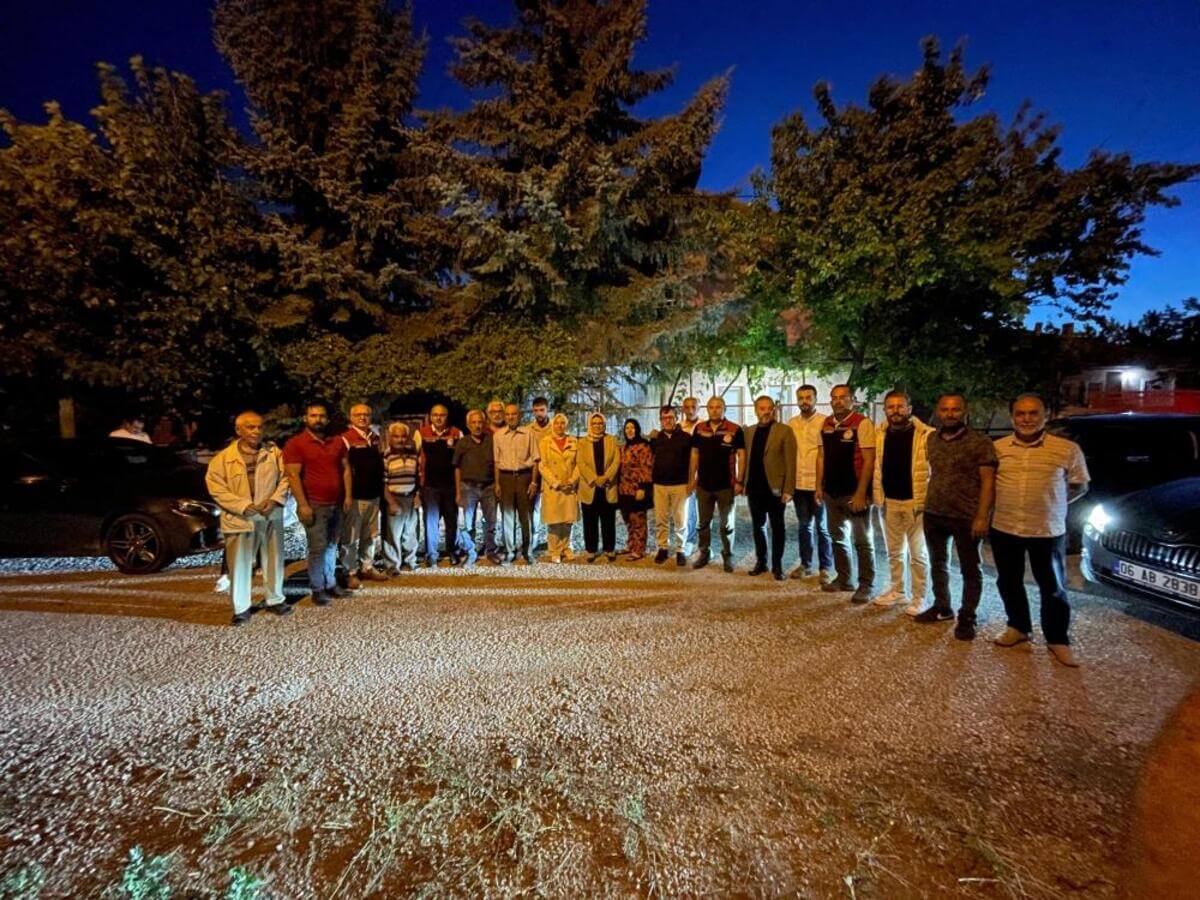 Kayserili Vekilden O Mahalleye Ziyaret! Halkın Sorunlarını Dinledi!