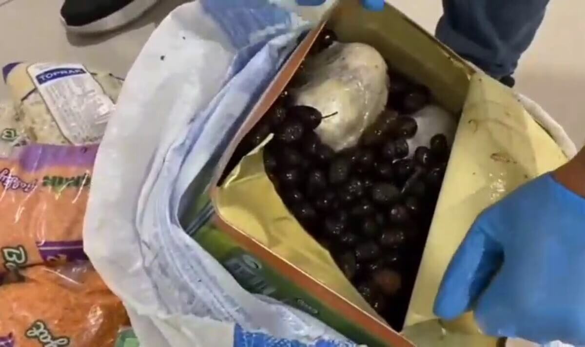 Zeytin Tenekesinden Zula Çıktı!  4 Kilo Ele Geçirildi!-1