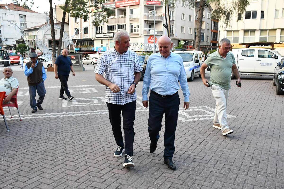 Başkan Karşısında Onu Görünce Önce Duygulandı Sonra Sarıldı! 4 (1)