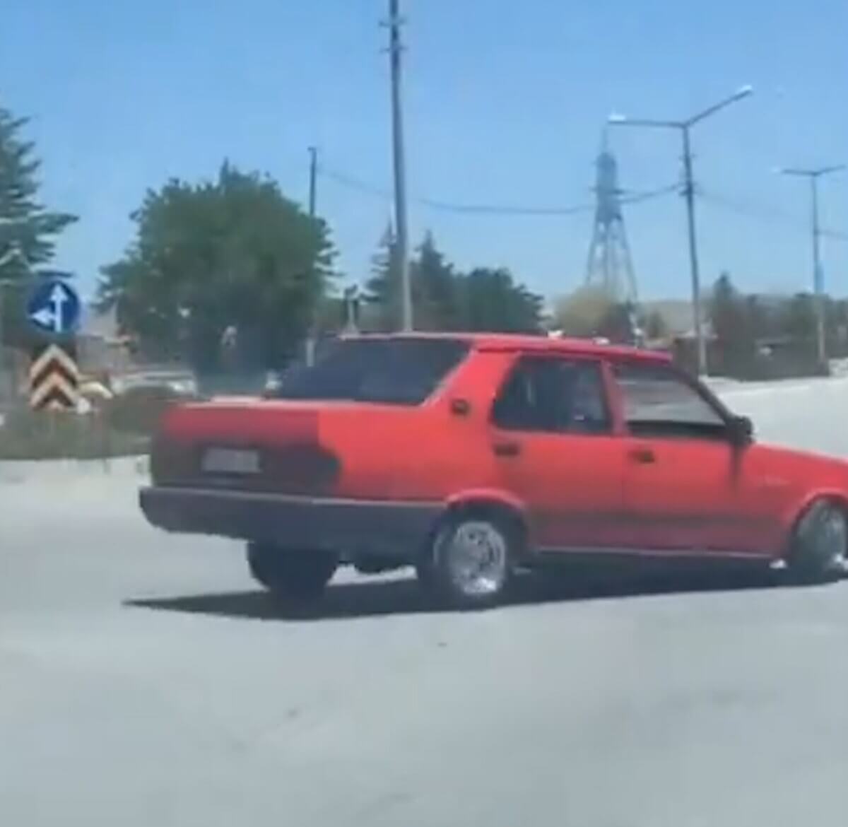 Drift Atan Ve Çevreyi Rahatsız Eden Sürücüye İbretlik Ceza! (2)