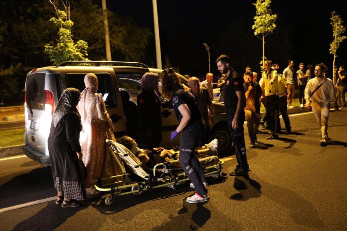 Düğün Konvoyunda Kaza Yaralılar Var! 4