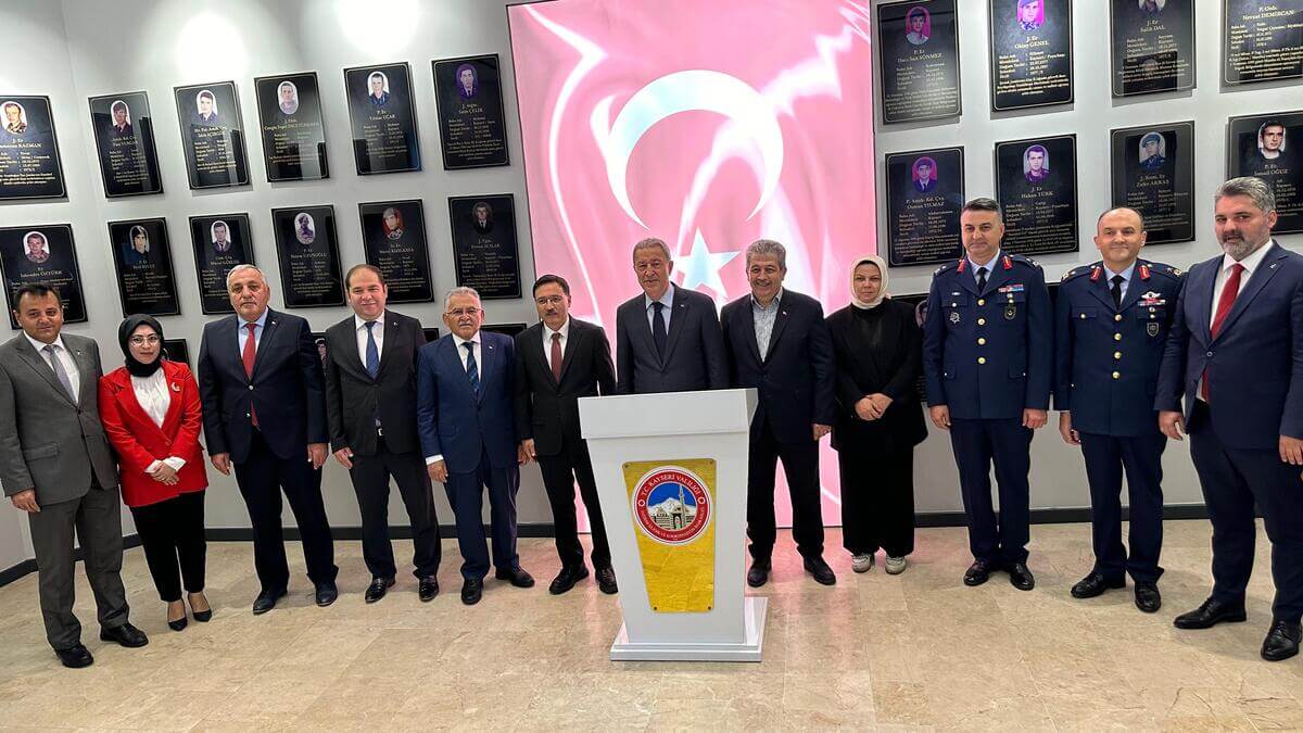 Kayseri’de 15 Temmuz Demokrasi ve Milli Birlik Günü’ Kapsamında Anma Töreni Düzenlendi!-3