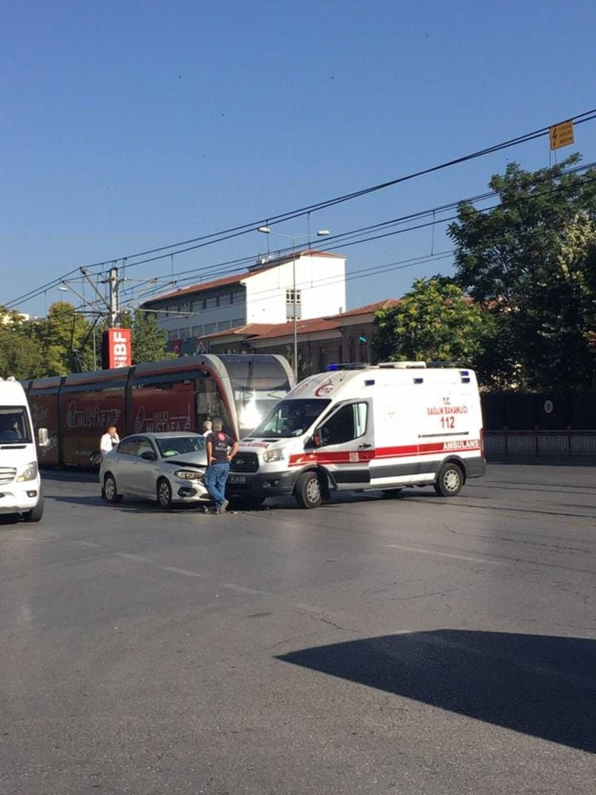 Kayseri'de İhbara Giden Ambulans Kaza Yaptı! (2)