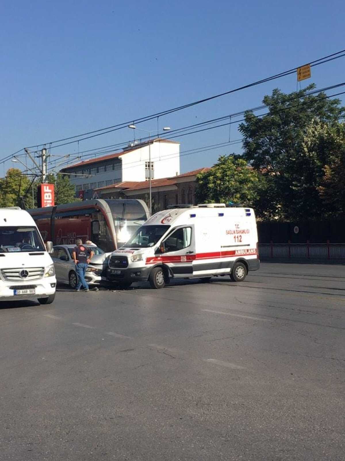 Kayseri'de İhbara Giden Ambulans Kaza Yaptı! (4)