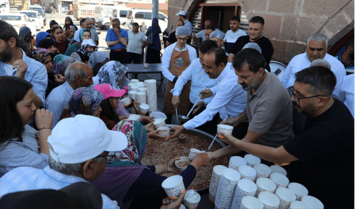 Kayseri İncesu'da O Gelenek Devam Ediyor! 4 Bin Kişiye Dağıtıldı!