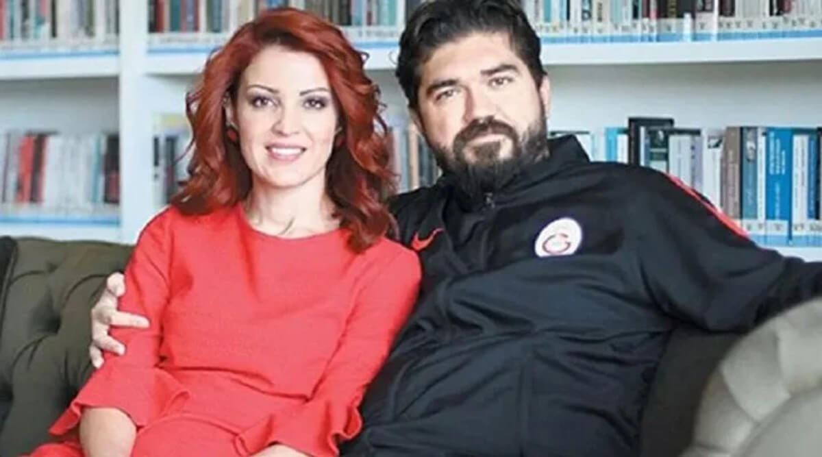 Nagehan Alci Dan Esi Rasim Ozan Kutahyali Ya Cirkin Ifadelerini Kiniyorum 883015 5 (1) (1)