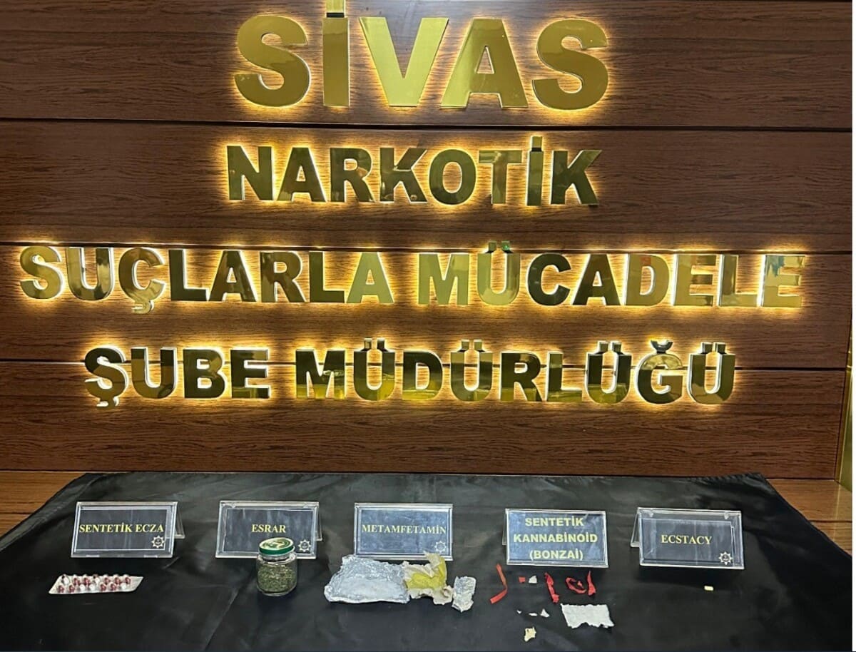 Sivas'ta Çok Sayıda Uyuşturucu Madde Ele Geçirildi! (2)