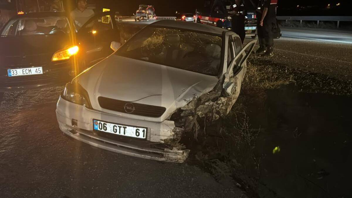 Sivas'ta Feci Kaza! Sollama Yaparken Kafa Kafaya Çarpıştı! 6 Yaralı! 3 (1)
