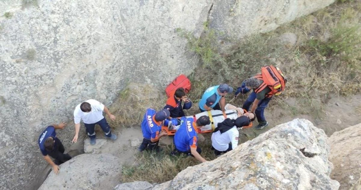 Soğanlı Vadisi’nde Hareketli Dakikalar Kayalıklardan Yuvarlandı! 1