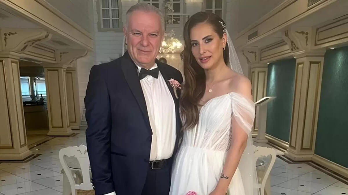 26 Yaş Küçük Eşiyle Lükse Doyamayan Ünlü Oyuncunun Yeni Rotası Şaşırttı!-3