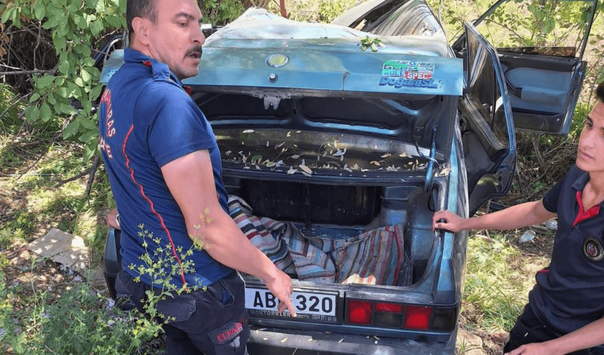 Kayseri Yolunda Otomobil Tarlaya Girdi! 3 Yaralı-2