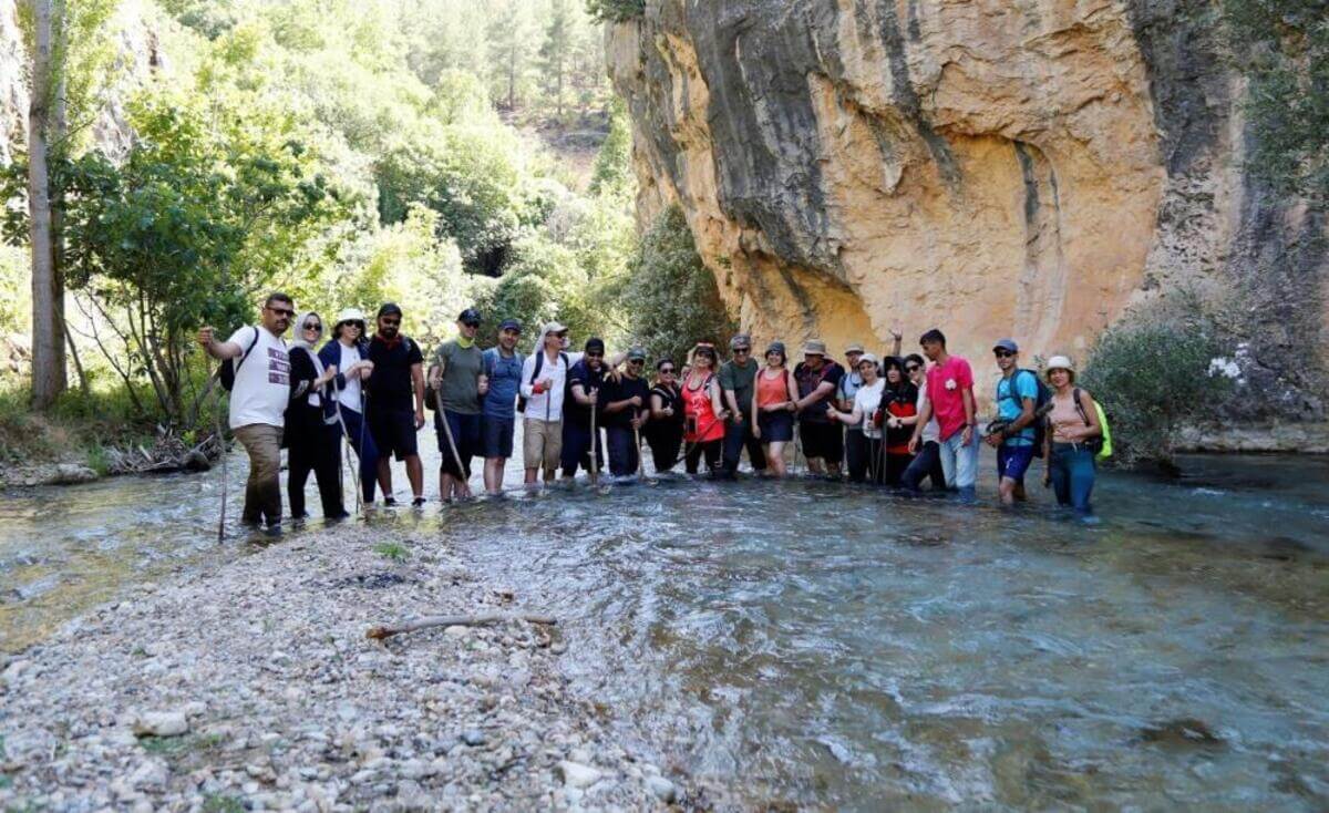 Herkes Kayseri’den Oraya Akın Ediyor! Gideni İçine Hapsediyor!-1