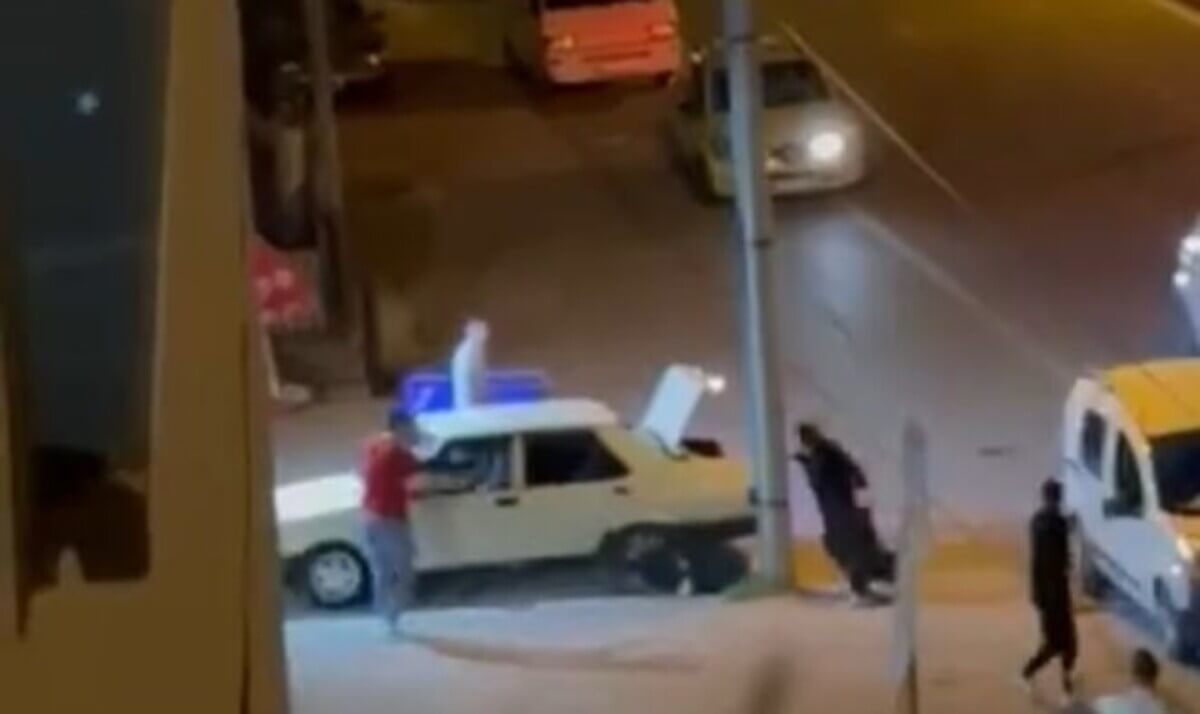 Anne ve Kızına Sokak Ortasında Pompalı Tüfekle Dehşet Saçtı!