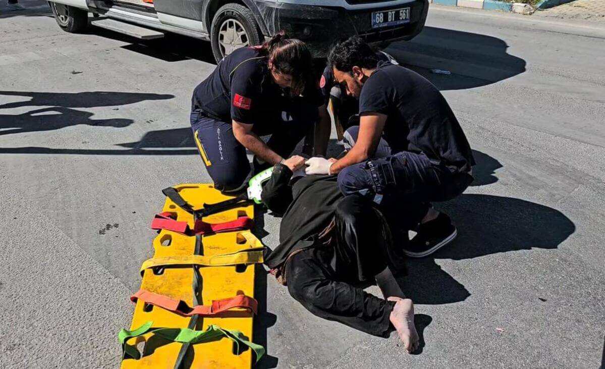 Sağlık Görevlisinin Yaralıyı Bırakıp Yaptığı Herkesi Hayrete Düşürdü!