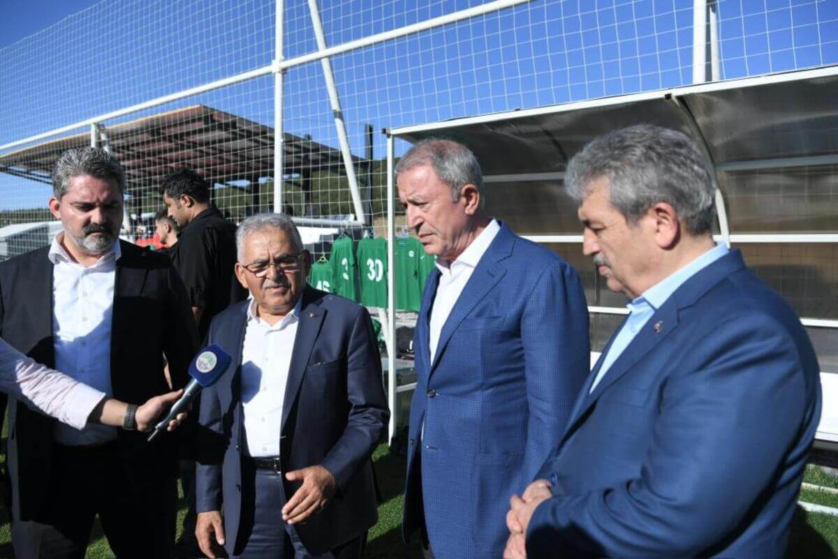 Kayseri Milletvekili Sahaya İndi! Sözleri Dikkat Çekti!