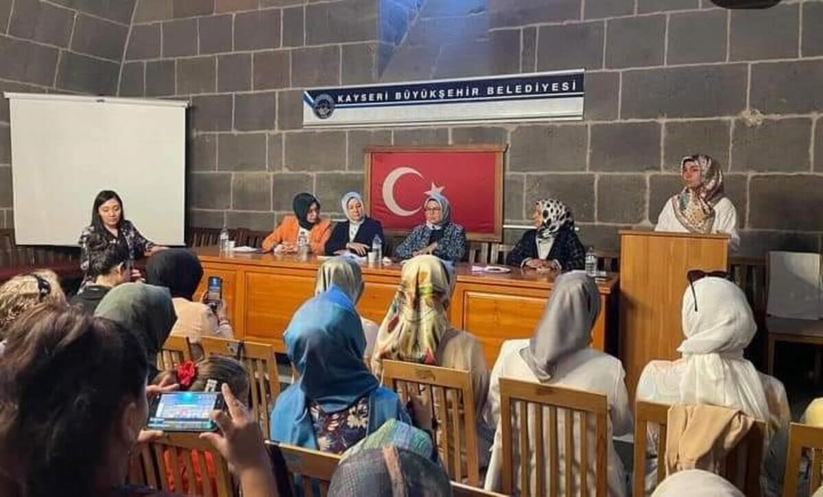Kayserili Vekil ‘Şiir Soframız’ Diyerek Anlattı!