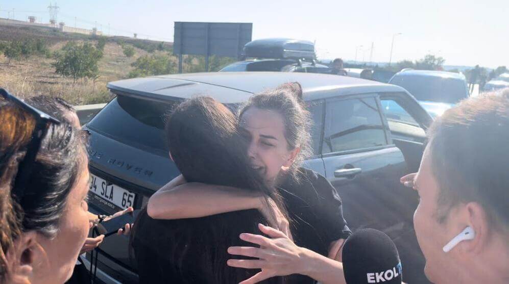 Dilan Polat Cezaevinden Çıktı! Gözyaşları Sel Oldu!