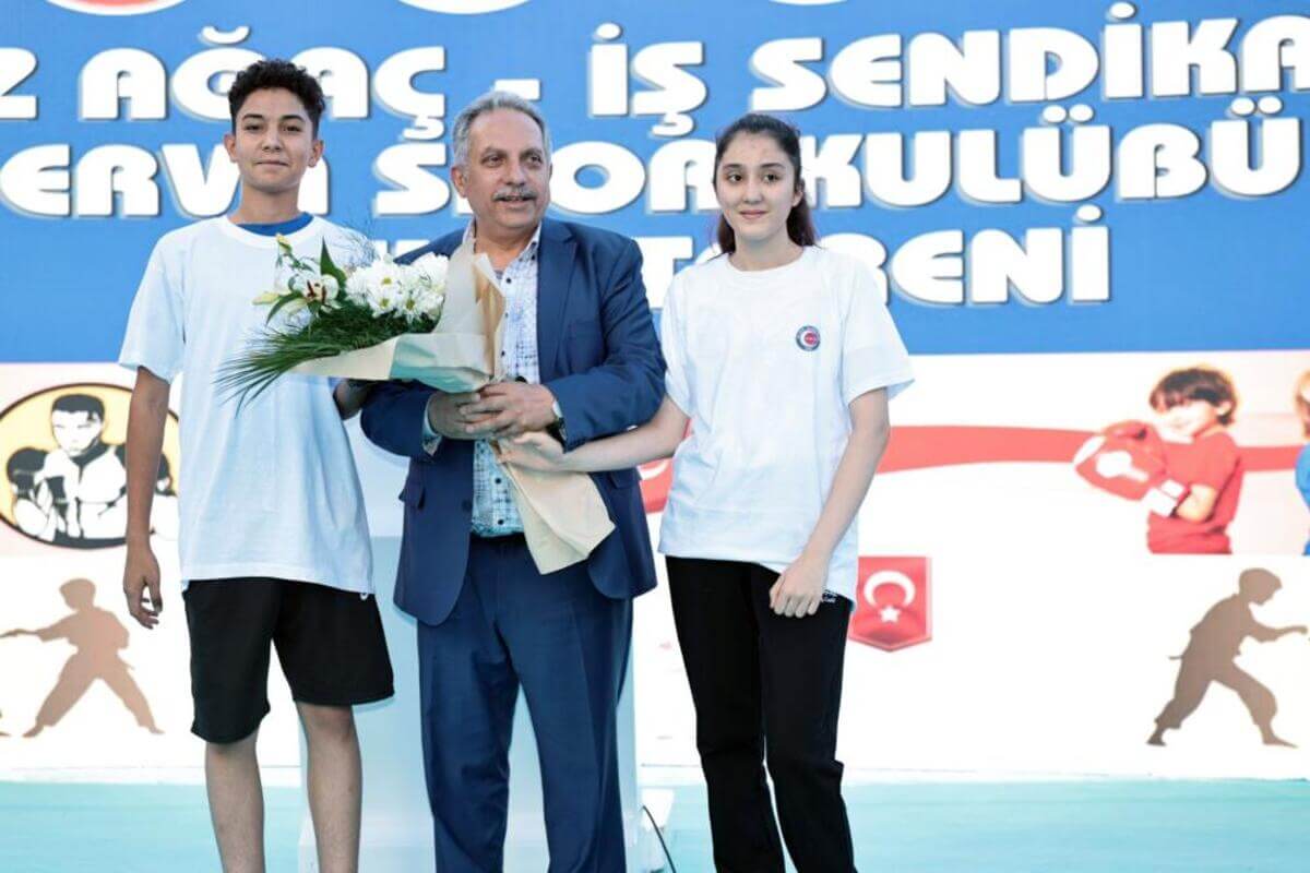 Kayseri Valisinden O Başkana Övgü Dolu Sözler!
