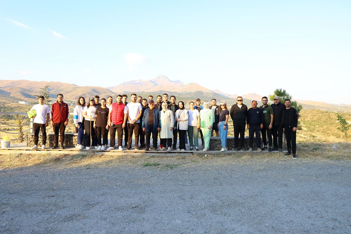 Başkan Büyükkılıç Eşiyle Beraber Bakın Kimlerle Buluştu! 3