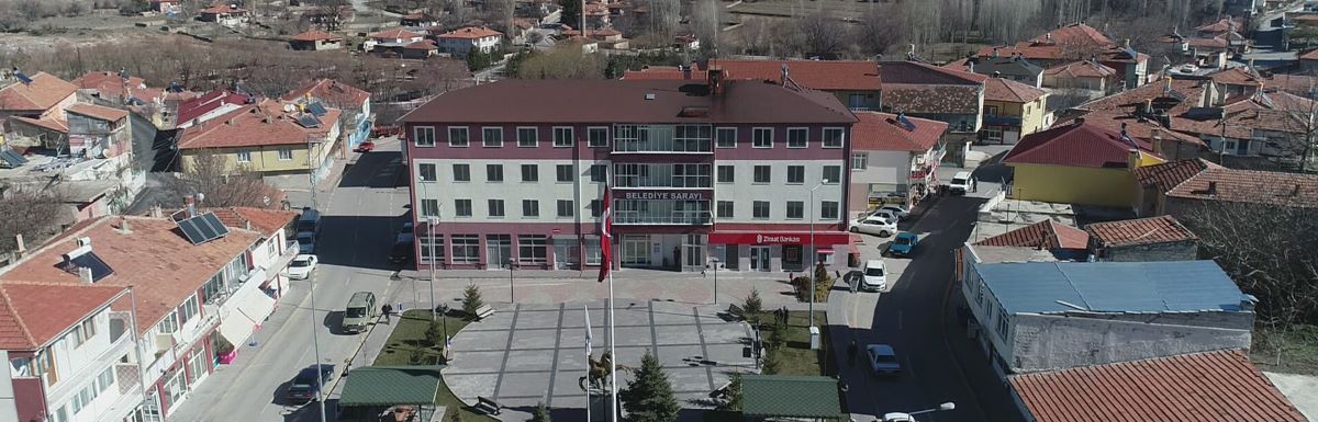 Belediye Başkanının Mutlu Günü, Herkesi Evine Davet Etti! 1