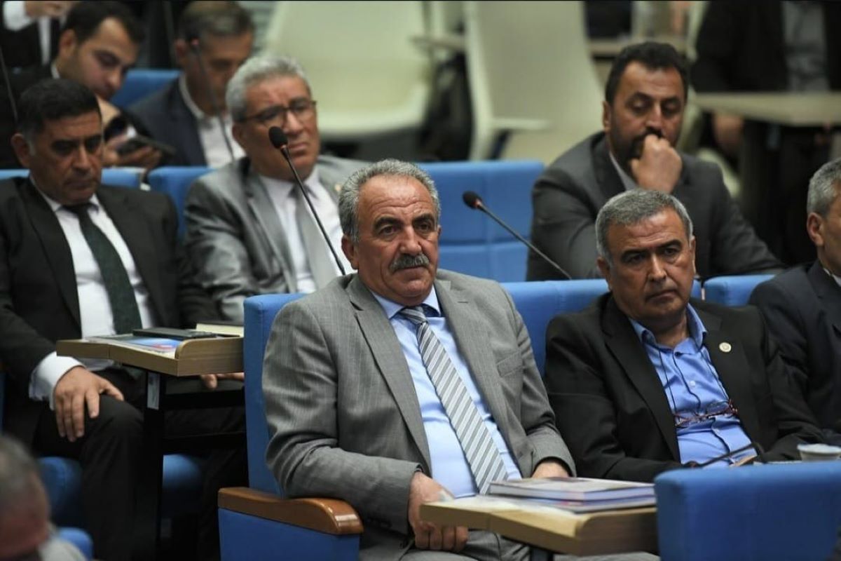 Belediye Başkanının Mutlu Günü, Herkesi Evine Davet Etti! 2