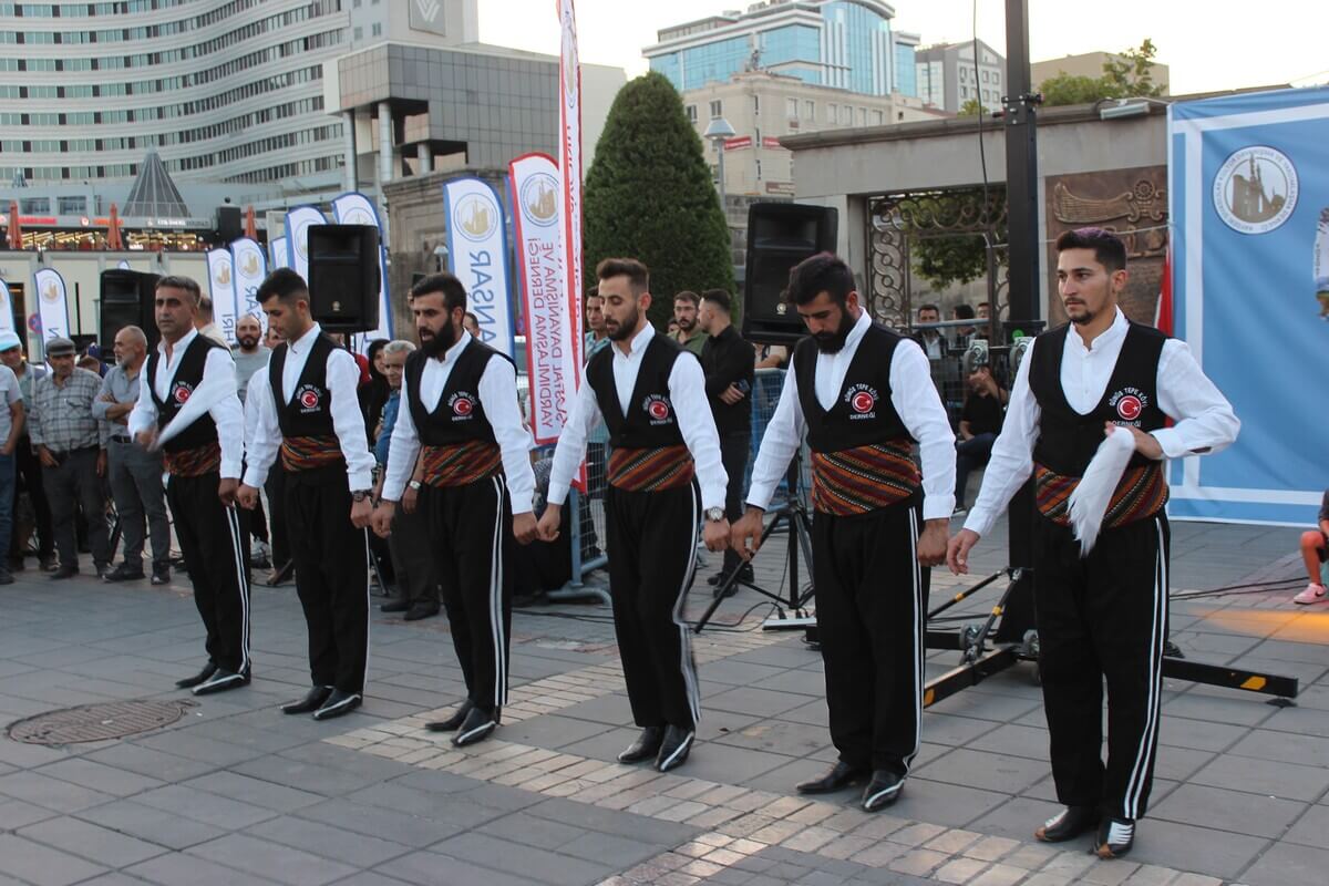 Binlerce Sivaslı Kayseri Cumhuriyet Meydanı’na Akın Etti! (3)