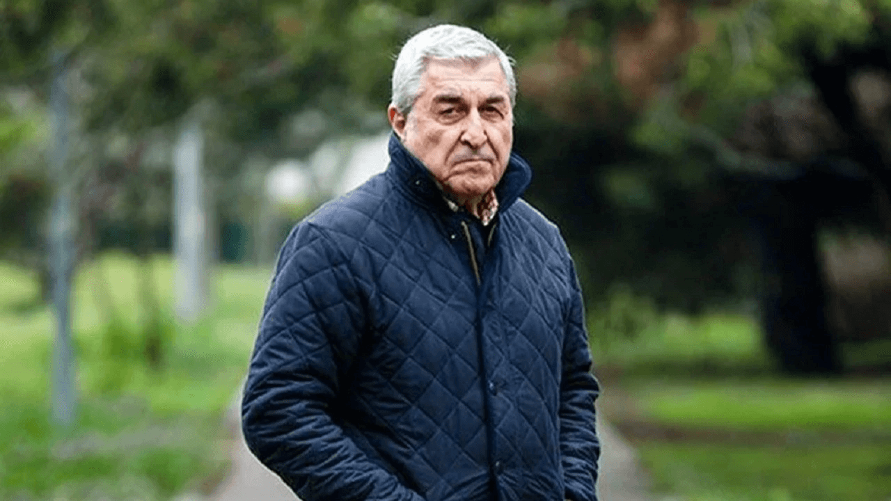 Usta Oyuncunun Acı Gününde Utanç Anları! Selfie Krizi Gündem Oldu!